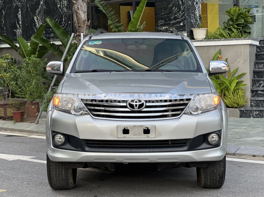 Toyota Fortuner 2.7V 4x2 AT 2013