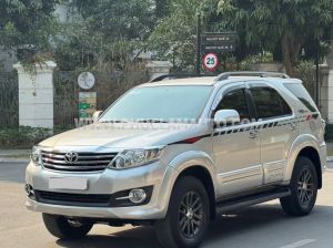 Xe Toyota Fortuner 2.7V 4X2 AT 2016