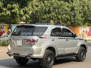 Xe Toyota Fortuner 2.7V 4X2 AT 2016