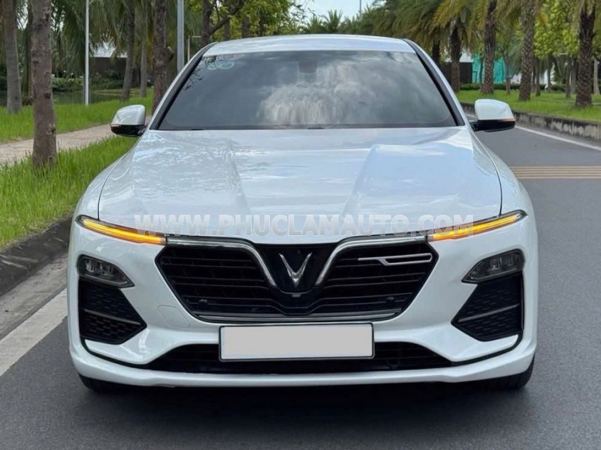VinFast Lux A 2.0 Base 2.0 AT 2021