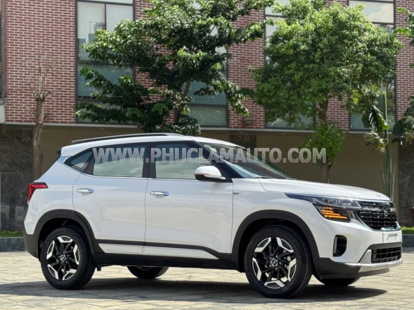 Kia Seltos Luxury 1.5 AT 2025