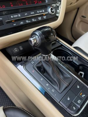 Xe Kia Sedona 3.3L GATH 2016