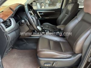 Xe Toyota Fortuner 2.7V 4x2 AT 2017