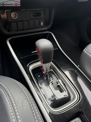 Xe Mitsubishi Outlander 2.0 2020