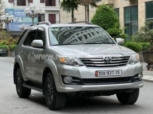 Xe Toyota Fortuner 2.7V 4x4 AT 2015