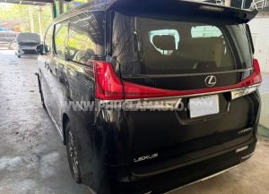 Xe Lexus LM 300h 2021