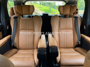 Xe Lexus LM 300h 2021