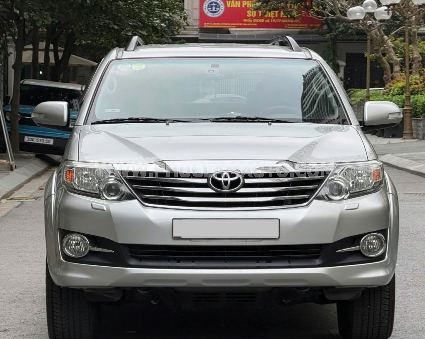 Toyota Fortuner 2.7V 4x4 AT 2015