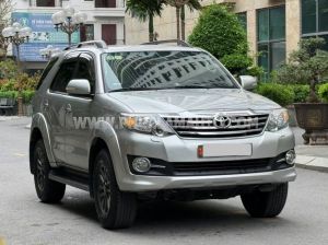 Xe Toyota Fortuner 2.7V 4x4 AT 2015