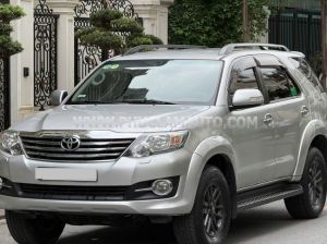 Xe Toyota Fortuner 2.7V 4x4 AT 2015