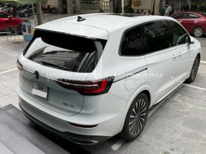 Xe Volkswagen Viloran Luxury 2024