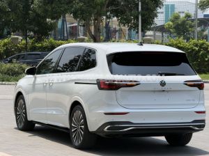 Xe Volkswagen Viloran Luxury 2024